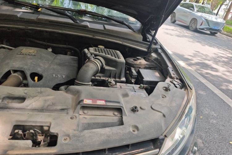 Used Zotye T600 2015 1.5T Manual Flagship Model Engine Bay Left