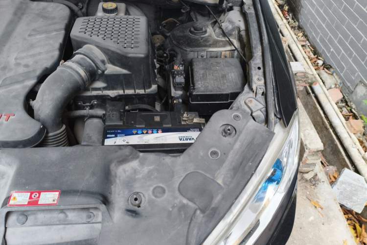Used Zotye T600 2015 2.0T DCT Prestige Edition Engine Bay Left
