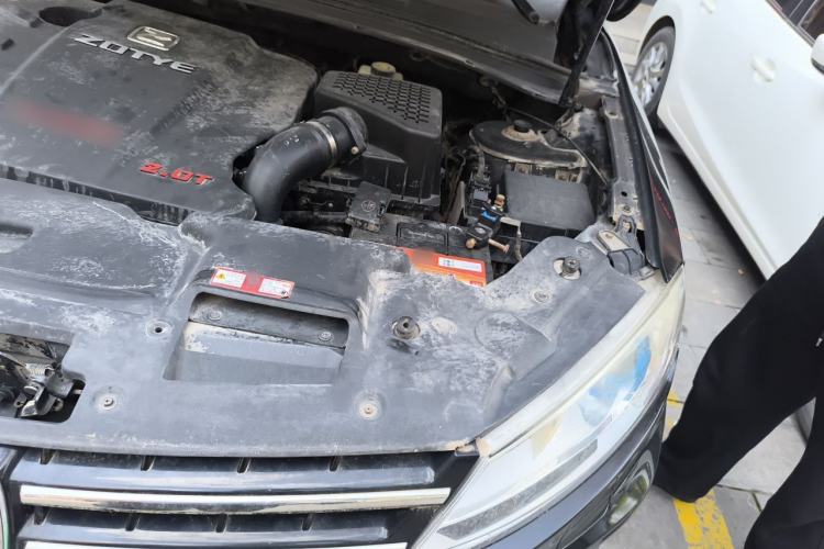Used Zotye T600 2015 2.0T DCT Prestige Edition Engine Bay Left