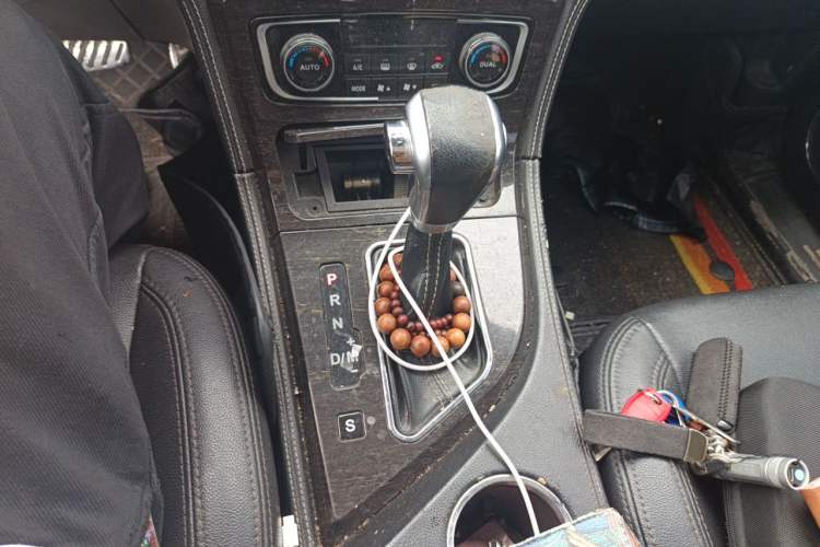 Used Zotye T600 2015 2.0T DCT Luxury Version Gear Lever