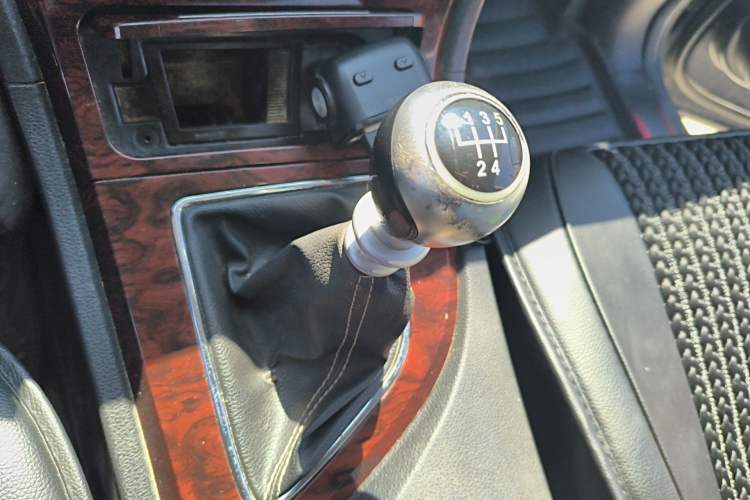 Used Zotye T600 2015 1.5T Manual Elite Model Gear Lever