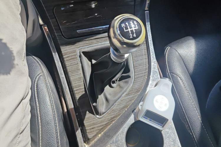 Used Zotye T600 2015 1.5T Manual Luxury Model Gear Lever