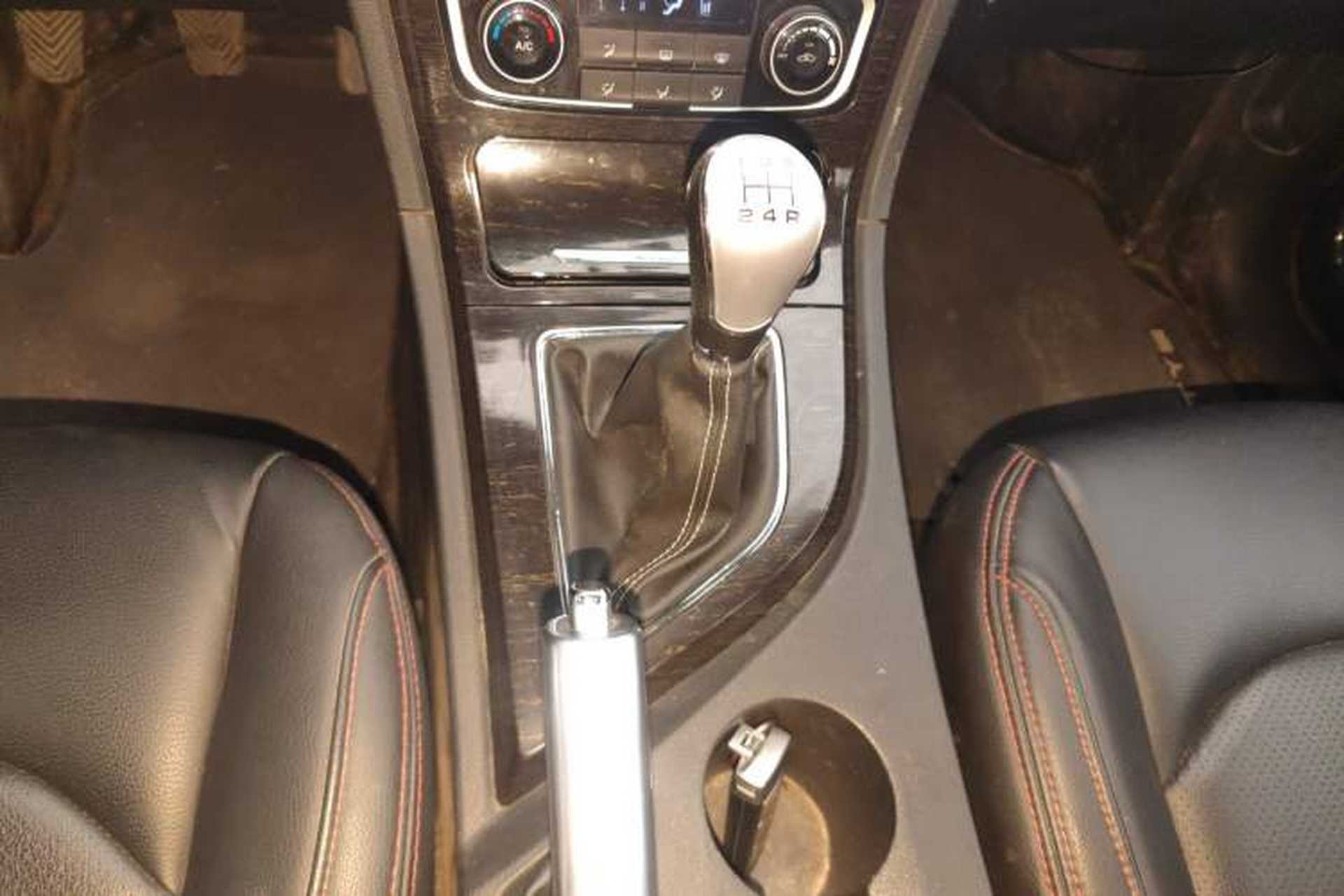 Used Zotye T600 2015 Family Edition 2.0T Manual Elite Version Gear Lever