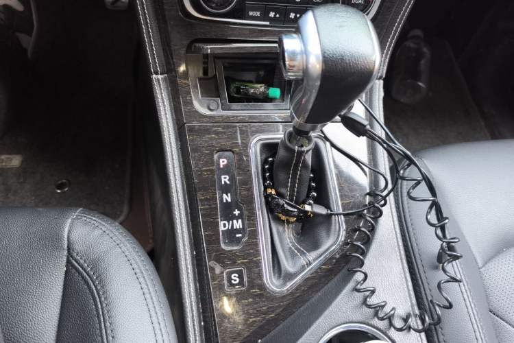 Used Zotye T600 2015 2.0T DCT Prestige Edition Gear Lever
