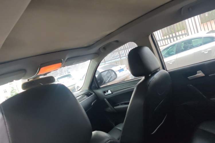 Used Zotye T600 2015 1.5T Manual Luxury Model Headliner