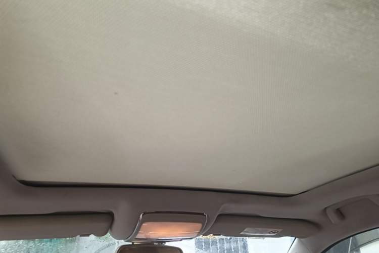 Used Zotye T600 2015 2.0T Manual Luxury Version Headliner