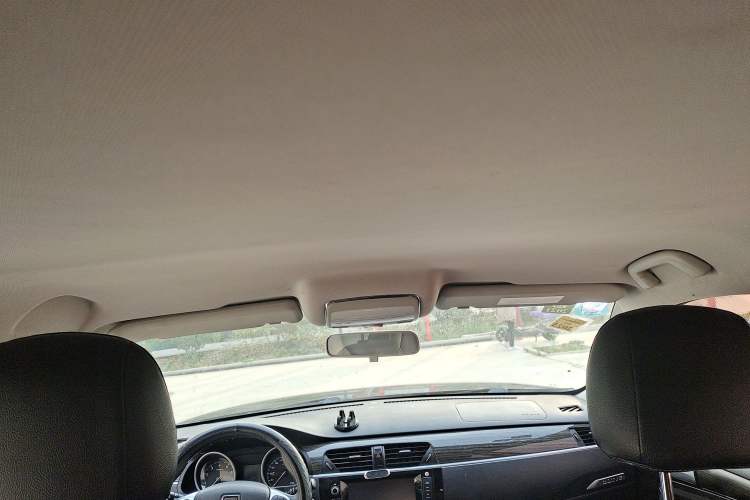 Used Zotye T600 2015 1.5T Manual Luxury Model Headliner