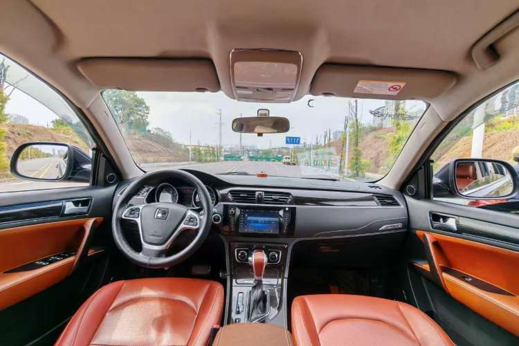 Used Zotye T600 2015 2.0T DCT Luxury Version Interior 1