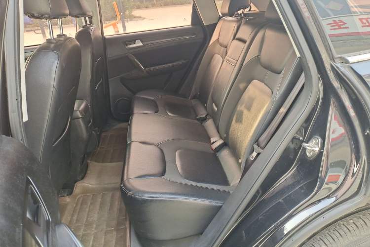 Used Zotye T600 2015 1.5T Manual Luxury Model Interior 1
