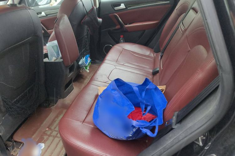 Used Zotye T600 2015 Family Edition 2.0T Manual Luxury Version Interior 1