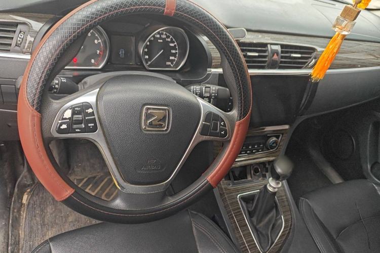 Used Zotye T600 2015 1.5T Manual Flagship Model Interior 3
