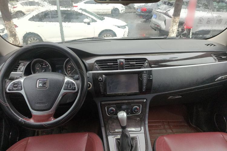 Used Zotye T600 2015 Family Edition 2.0T Manual Luxury Version Interior 3
