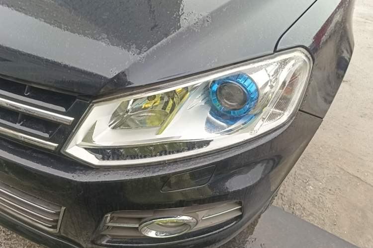 Used Zotye T600 2015 2.0T Manual Luxury Version Left Front Headlight