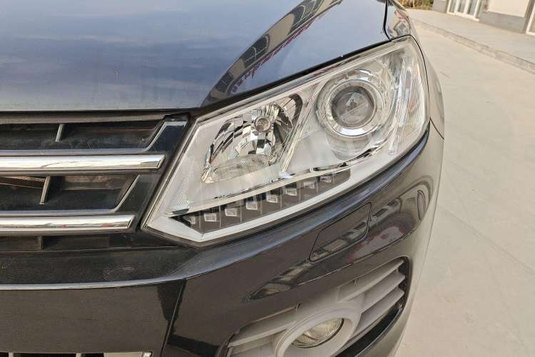 Used Zotye T600 2015 1.5T Manual Luxury Model Left Front Headlight