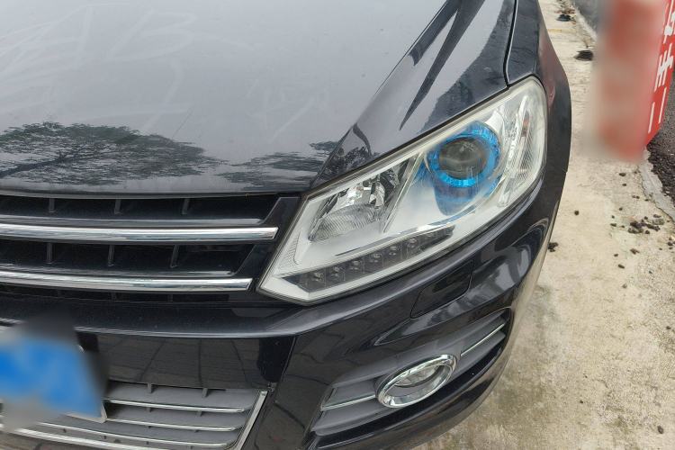 Used Zotye T600 2015 Family Edition 2.0T Manual Luxury Version Left Front Headlight