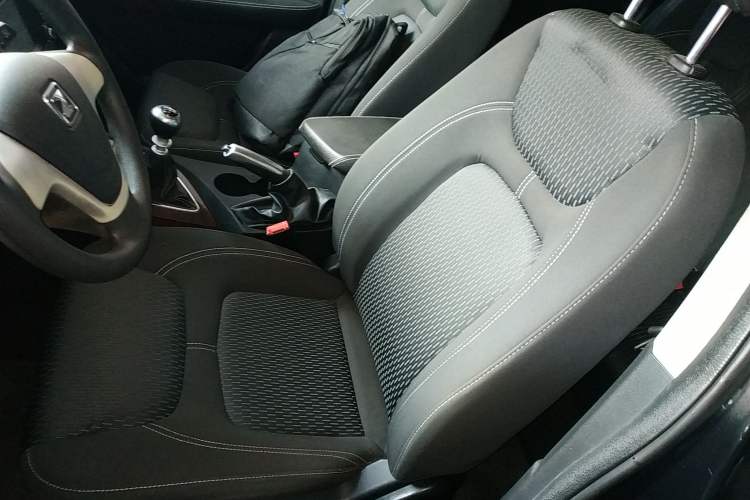 Used Zotye T600 2015 1.5T Manual Elite Model Left Front Seat