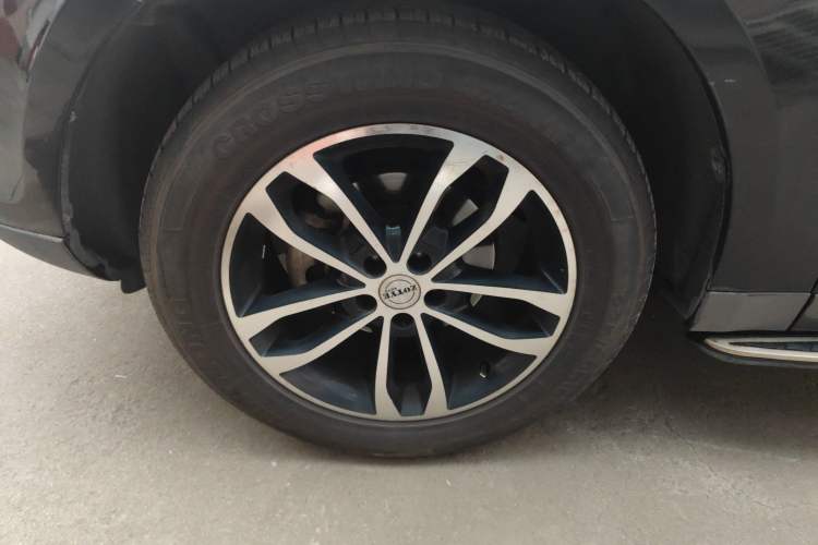 Used Zotye T600 2015 Family Edition 2.0T Manual Elite Version Left Front Wheel Hub