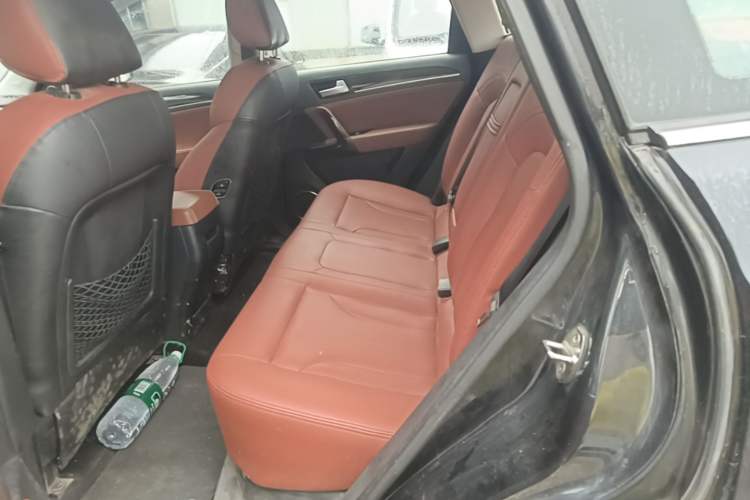 Used Zotye T600 2015 2.0T Manual Luxury Version Left Rear Seat
