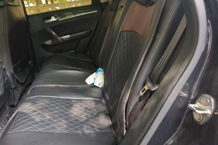 Used Zotye T600 2015 1.5T Manual Flagship Model Left Rear Seat