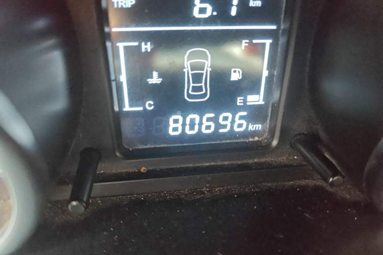 Used Zotye T600 2015 1.5T Manual Flagship Model Odometer Close Up
