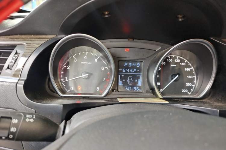 Used Zotye T600 2015 1.5T Manual Luxury Model Odometer Close Up