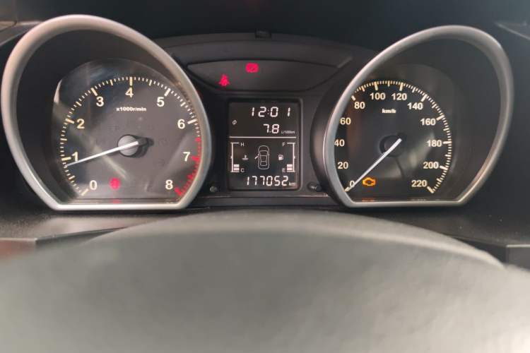 Used Zotye T600 2015 1.5T Manual Luxury Model Odometer Close Up