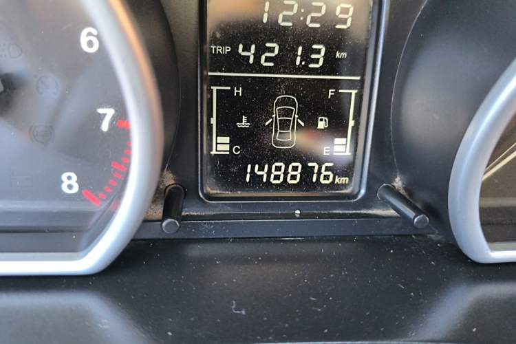 Used Zotye T600 2015 1.5T Manual Elite Model Odometer Close Up