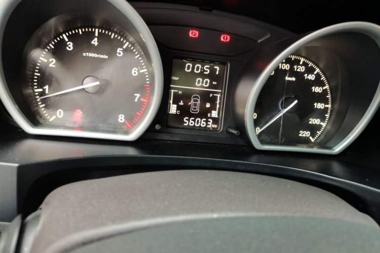 Used Zotye T600 2015 1.5T Manual Luxury Model Odometer Close Up