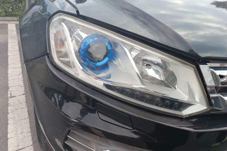 Used Zotye T600 2015 2.0T DCT Luxury Version Right Front Headlight