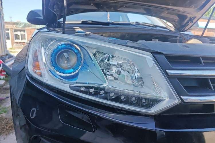 Used Zotye T600 2015 1.5T Manual Luxury Model Right Front Headlight