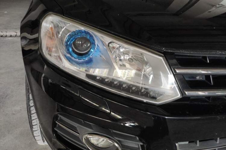 Used Zotye T600 2015 2.0T DCT Prestige Edition Right Front Headlight