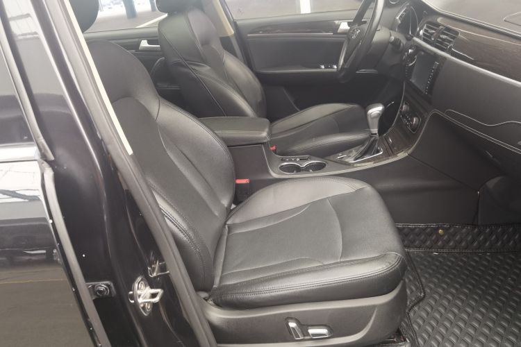 Used Zotye T600 2015 2.0T DCT Prestige Edition Right Front Seat