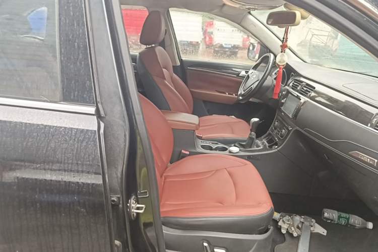Used Zotye T600 2015 2.0T Manual Luxury Version Right Front Seat
