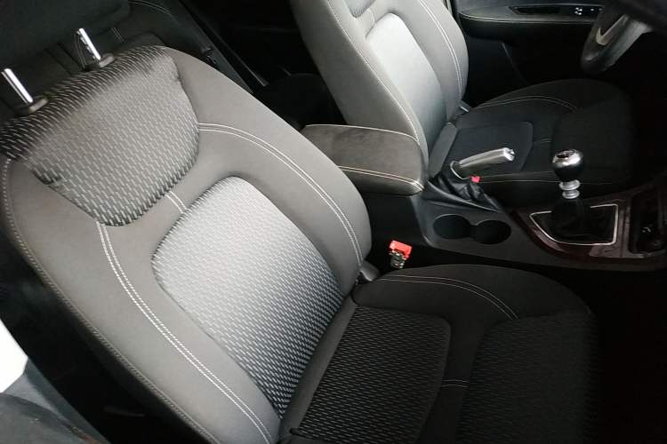 Used Zotye T600 2015 1.5T Manual Elite Model Right Front Seat