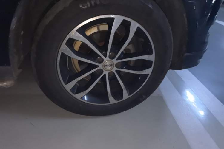 Used Zotye T600 2015 Family Edition 2.0T Manual Luxury Version Right Front Wheel Hub