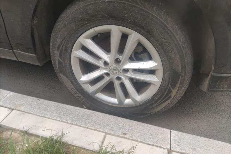 Used Zotye T600 2015 1.5T Manual Luxury Model Right Front Wheel Hub