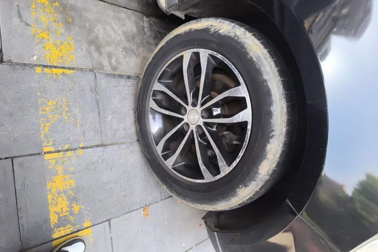 Used Zotye T600 2015 2.0T DCT Prestige Edition Right Front Wheel Hub