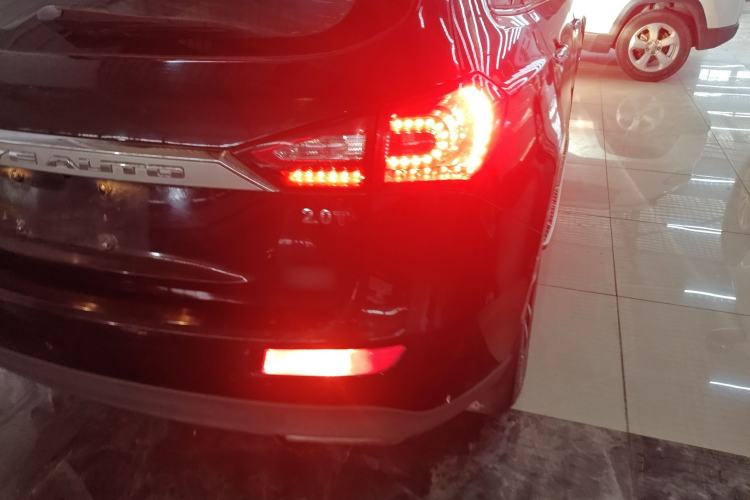 Used Zotye T600 2015 Family Edition 2.0T Manual Luxury Version Right Rear Taillight