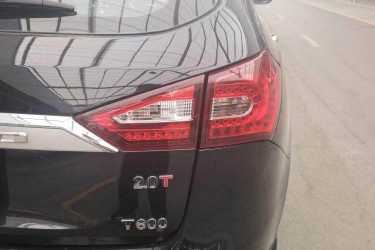 Used Zotye T600 2015 2.0T DCT Prestige Edition Right Rear Taillight