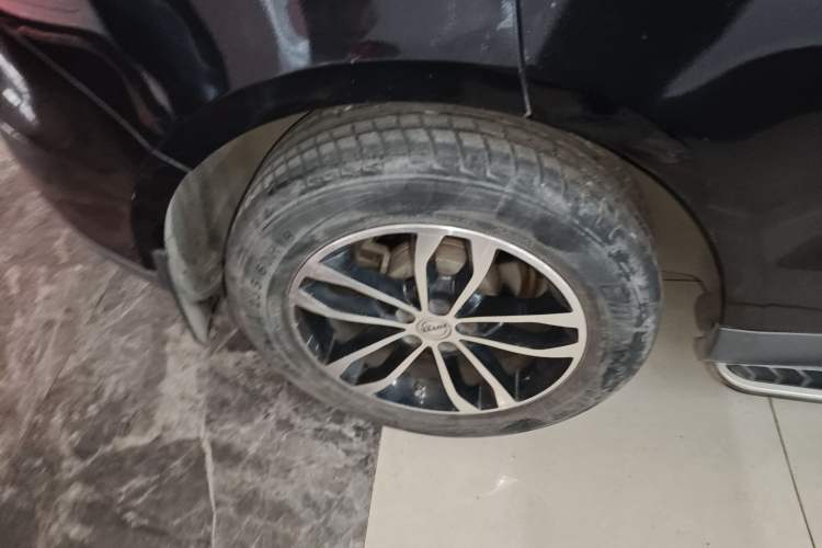 Used Zotye T600 2015 Family Edition 2.0T Manual Luxury Version Right Rear Wheel Hub