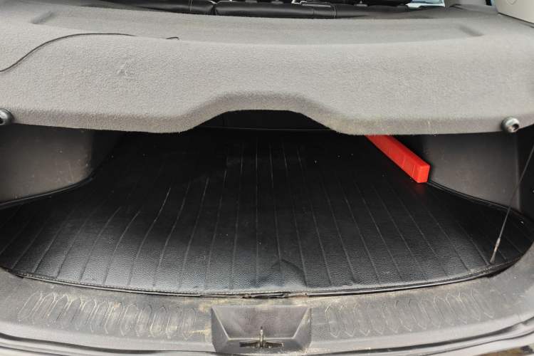 Used Zotye T600 2015 1.5T Manual Luxury Model Trunk