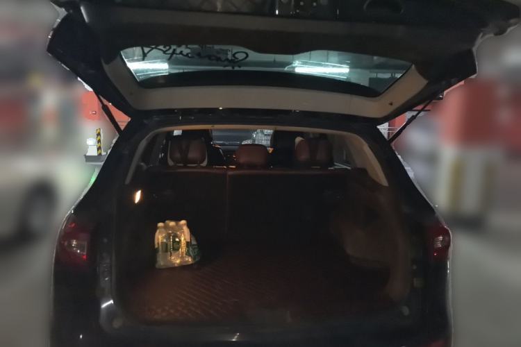 Used Zotye T600 2015 Family Edition 2.0T Manual Luxury Version Trunk