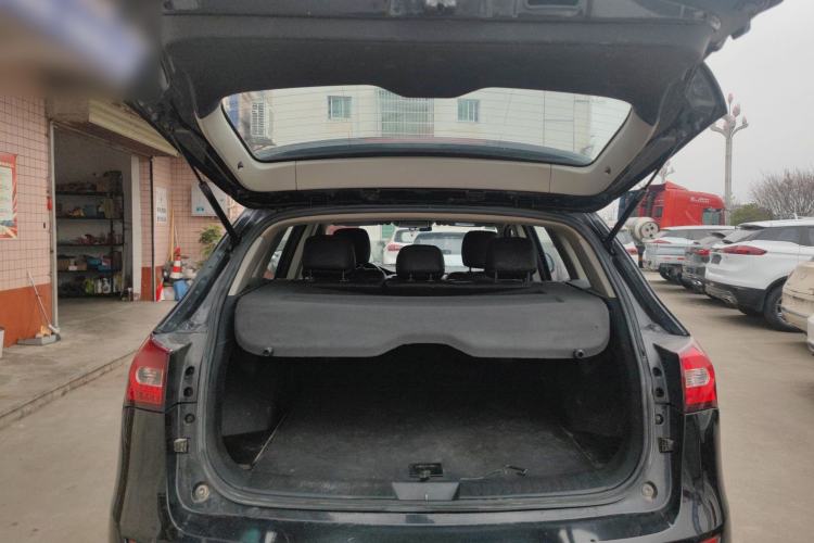 Used Zotye T600 2015 Family Edition 2.0T Manual Elite Version Trunk