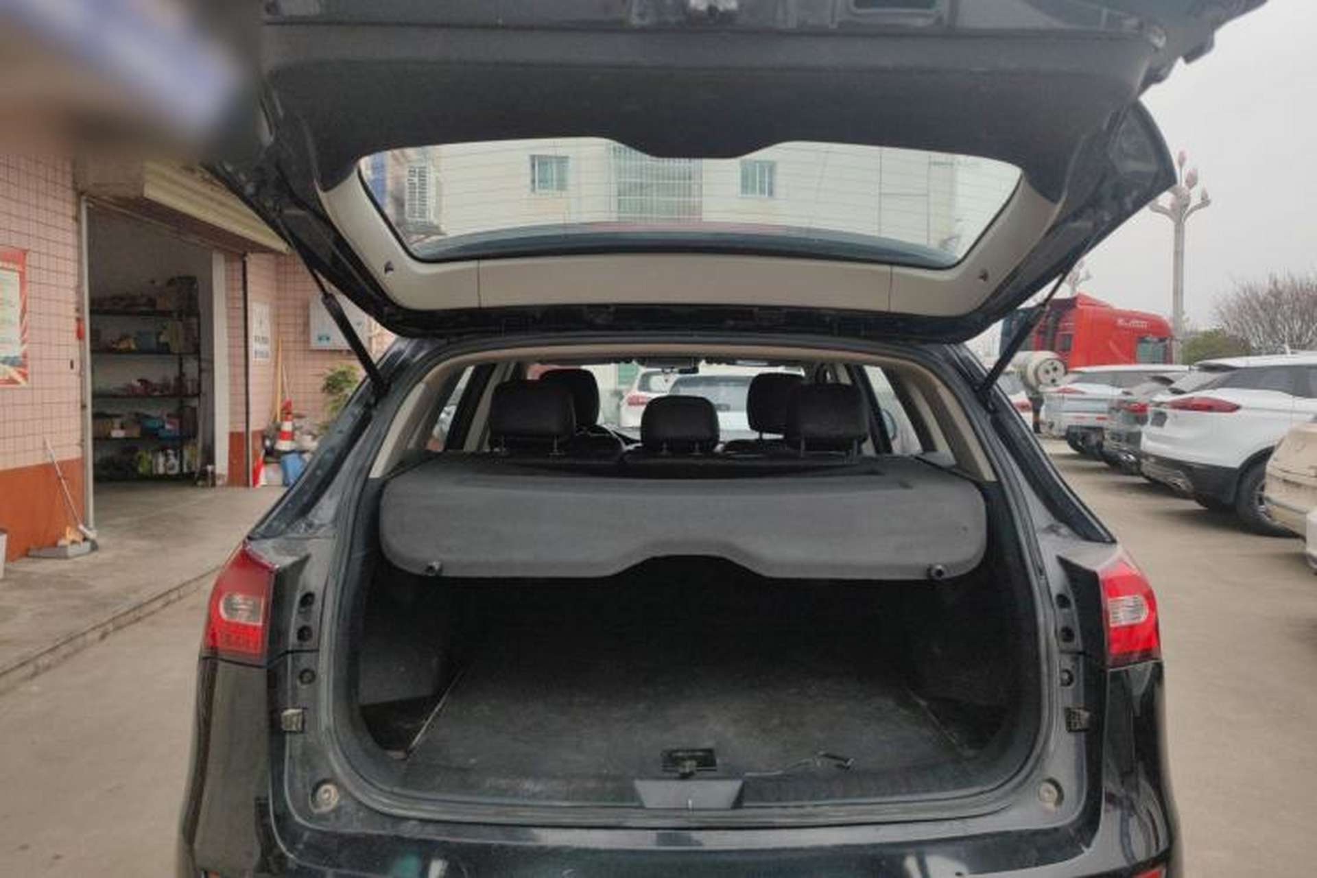 Used Zotye T600 2015 Family Edition 2.0T Manual Elite Version Trunk