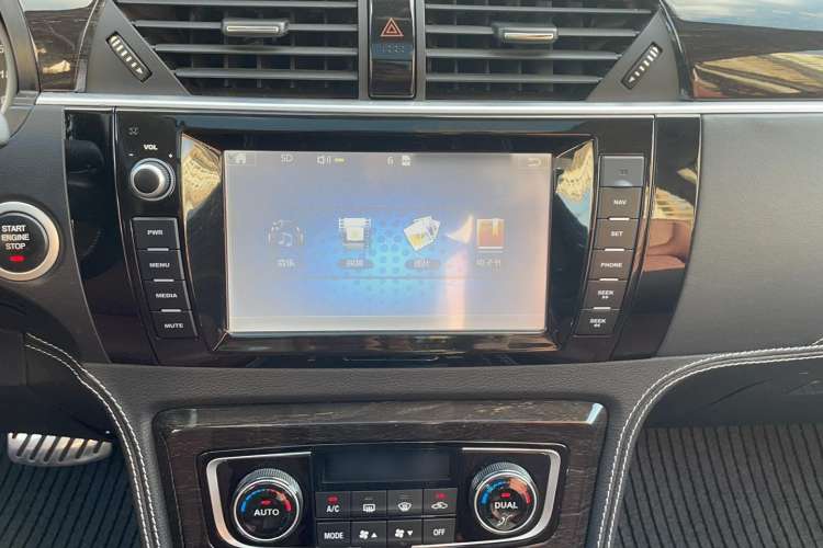 Used Zotye T600 2015 2.0T DCT Prestige Edition Audio And AC Panel