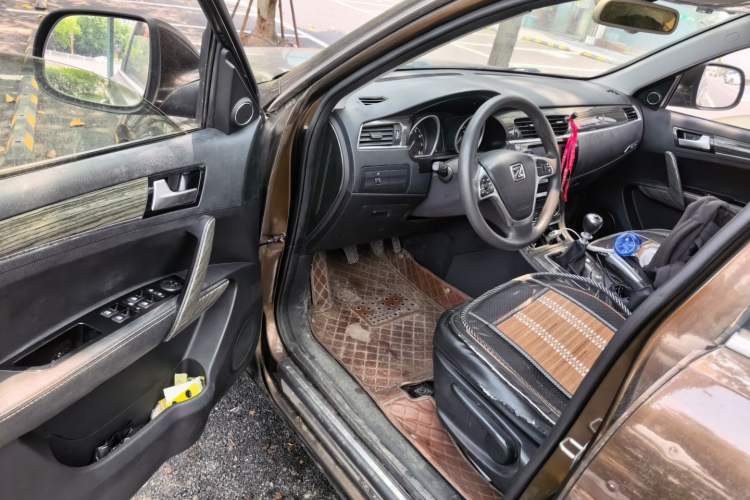 Used Zotye T600 2015 1.5T Manual Luxury Model Driver Seat