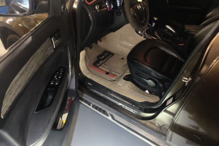 Used Zotye T600 2015 1.5T Manual Luxury Model Driver Seat