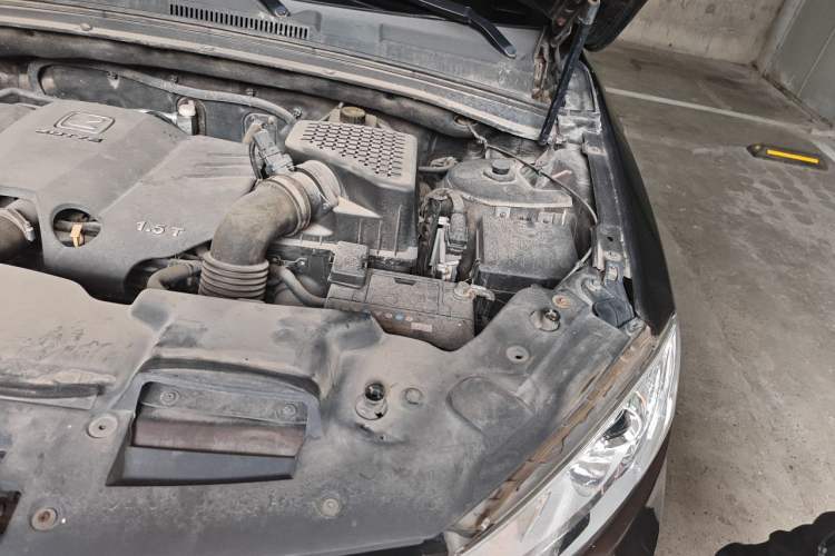 Used Zotye T600 2015 1.5T Manual Luxury Model Engine Bay Left