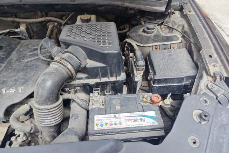 Used Zotye T600 2015 1.5T Manual Elite Model Engine Bay Left
