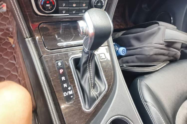 Used Zotye T600 2015 2.0T DCT Luxury Version Gear Lever